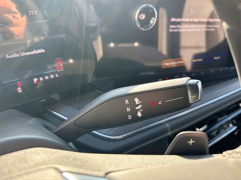 New 2026 Chevrolet Suburban Premier image 23