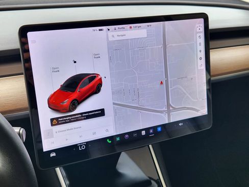 Used 2020 Tesla Model Y Long Range image 15