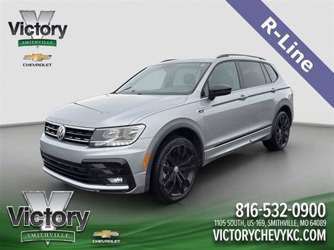 Used 2021 Volkswagen Tiguan SE R-Line image 1
