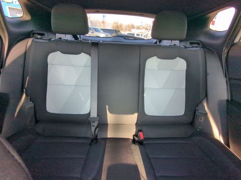 Used 2025 Chevrolet Trax RS image 21