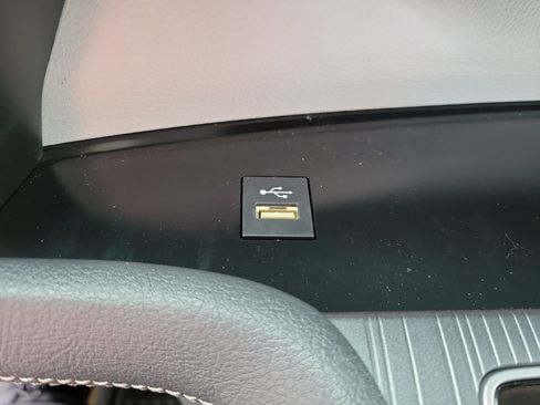 New 2026 Toyota Sienna XLE image 27