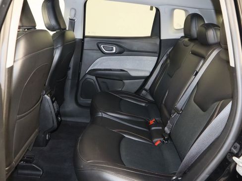 Used 2022 Jeep Compass Latitude image 17