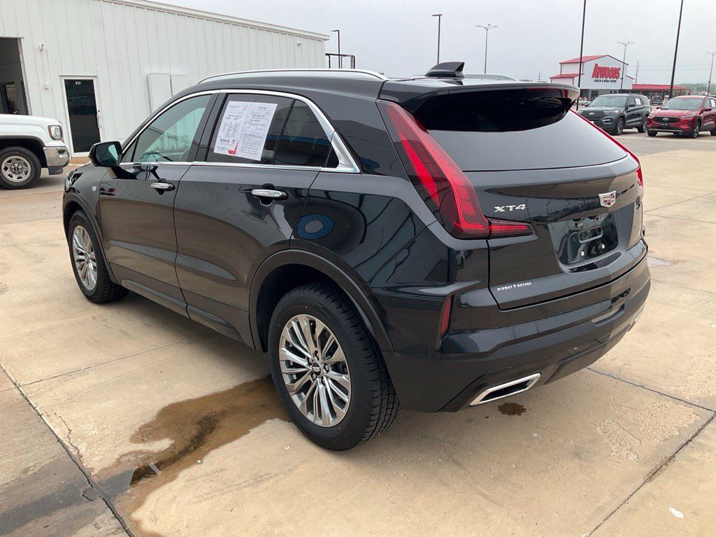 Used 2025 Cadillac XT4 Premium Luxury FWD image 41