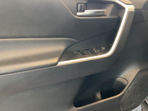 Used 2024 Toyota RAV4 XLE FWD image 21
