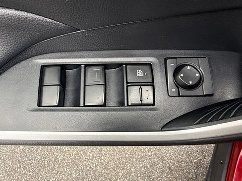 Used 2020 Toyota RAV4 XLE image 12