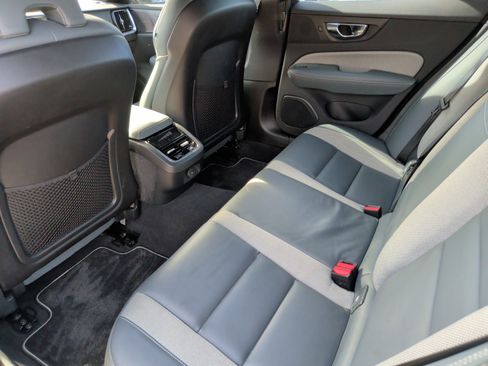 Used 2021 Volvo S60 T5 R-Design image 38