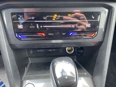 Used 2023 Volkswagen Tiguan SE image 24