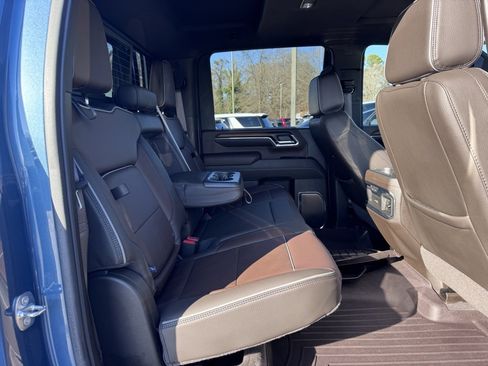 Used 2024 GMC Sierra 2500 Denali w/ Denali Reserve Package image 32