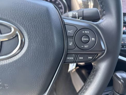 Used 2022 Toyota Camry SE FWD image 15