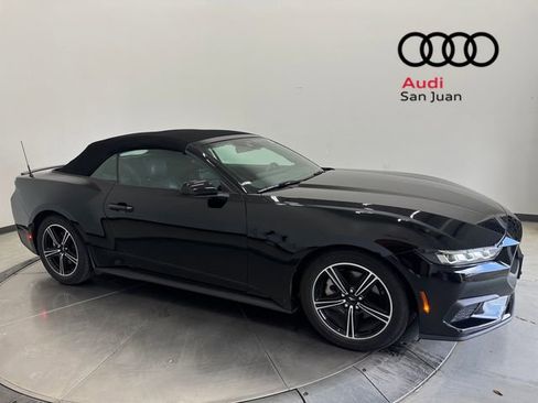 Used 2025 Ford Mustang Premium image 39