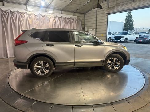 Used 2017 Honda CR-V LX image 3