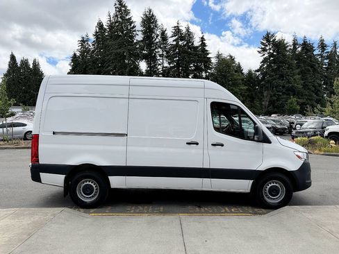 Used 2023 Mercedes-Benz Sprinter 2500 w/ Parking Package image 7