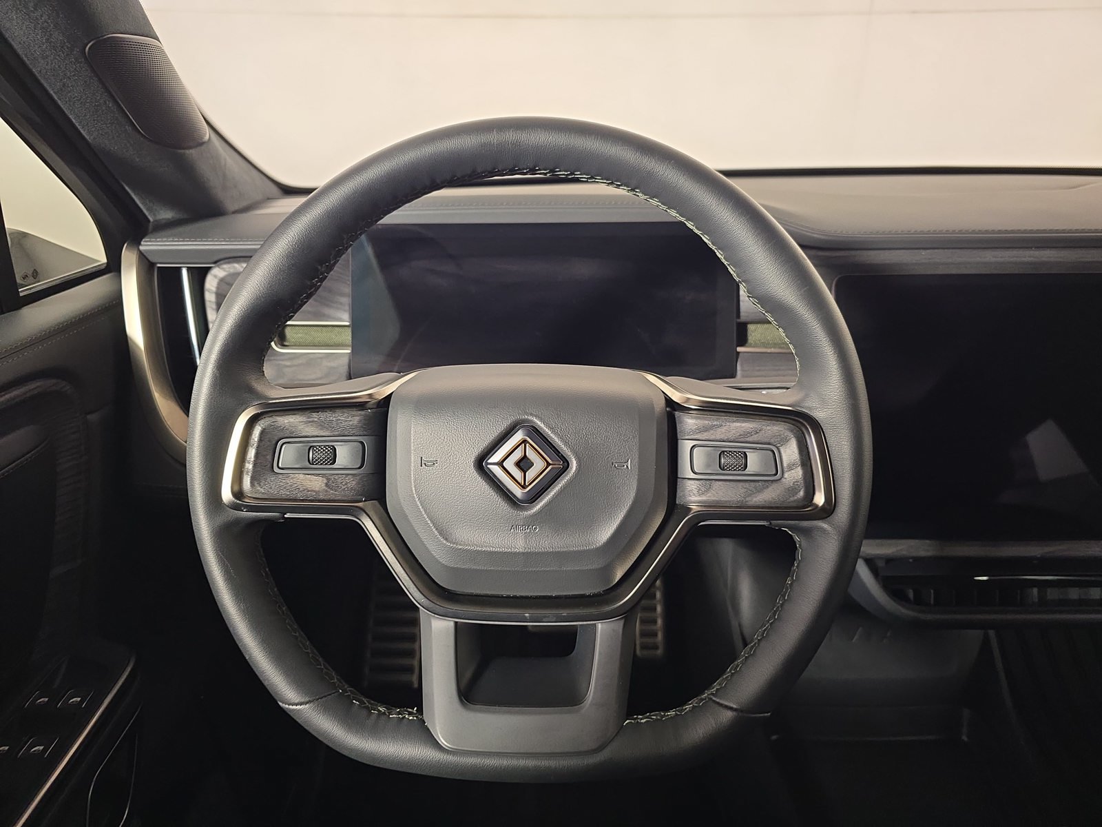 Used 2023 Rivian R1T Adventure Dual AWD/4WD image 26