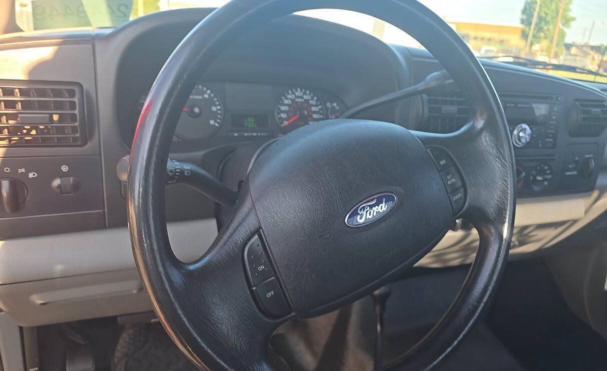 Used 2006 Ford F250 XL AWD/4WD image 10