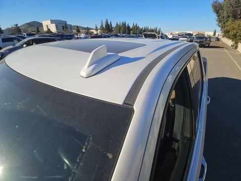 Used 2021 Chevrolet Silverado 1500 High Country image 3