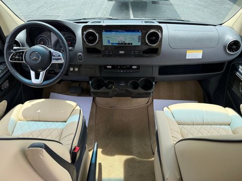 Used 2020 Mercedes-Benz Sprinter 3500 image 39