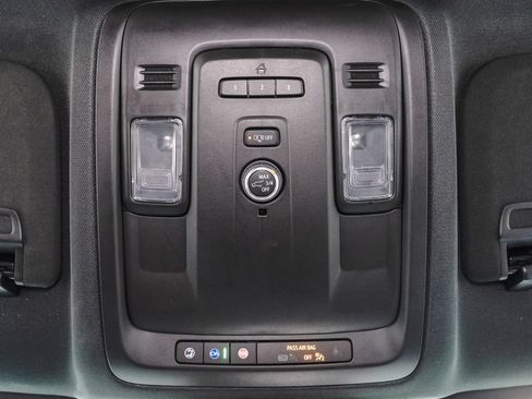 Used 2024 GMC Yukon SLT AWD/4WD image 17