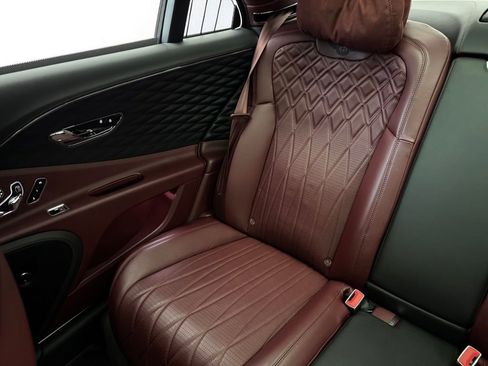 Used 2020 Bentley Flying Spur W12 image 22