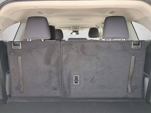 Used 2023 Toyota Highlander L FWD image 6