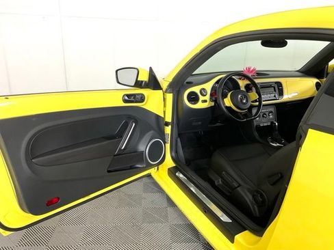 Used 2012 Volkswagen Beetle 2.5 FWD image 17