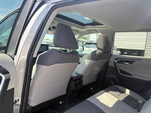 Used 2021 Toyota RAV4 XLE w/ Convenience Package AWD/4WD image 14