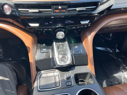 Certified 2024 Acura MDX SH-AWD w/ Technology Package image 24