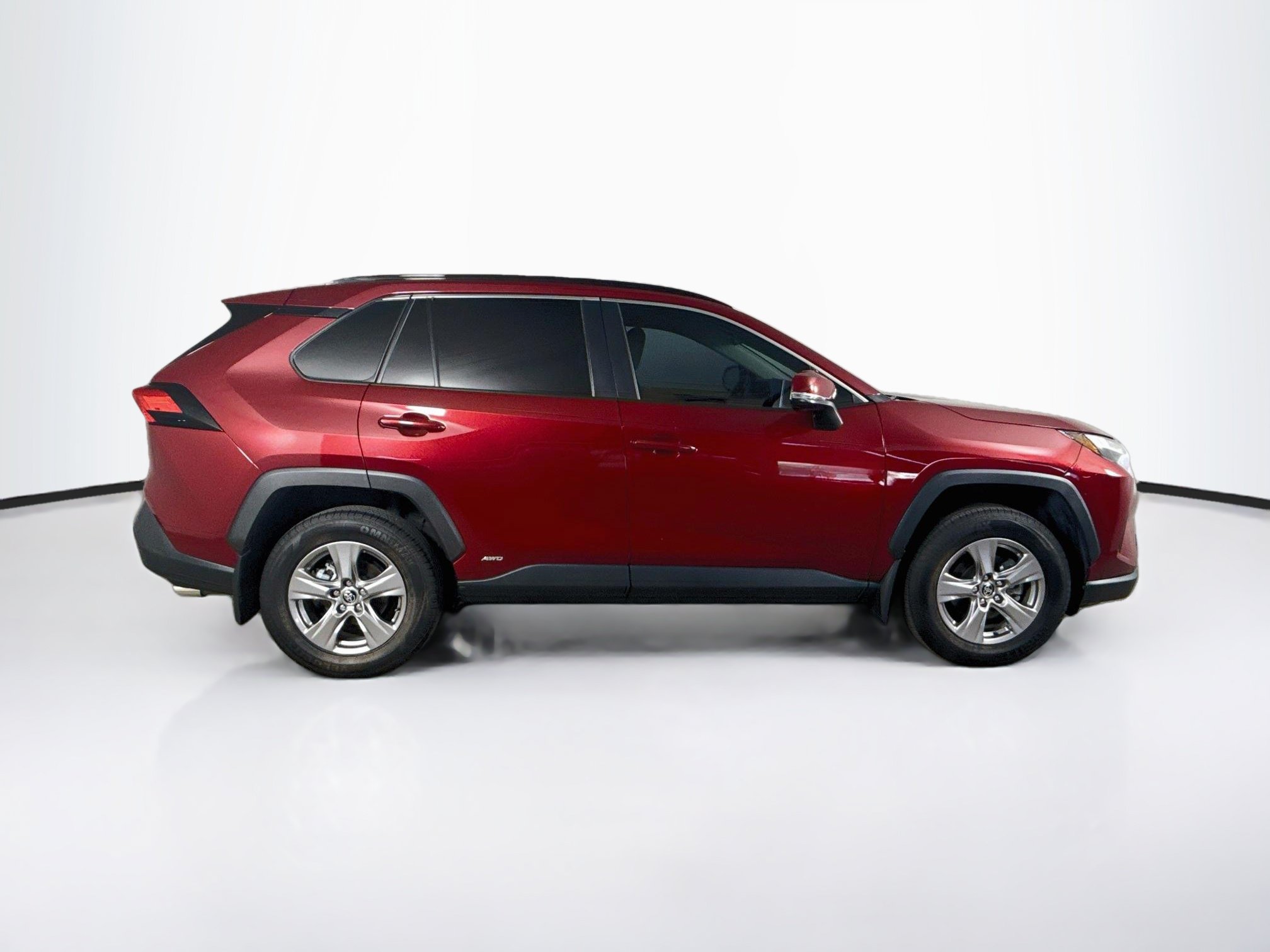 Used 2025 Toyota RAV4 LE AWD/4WD image 2