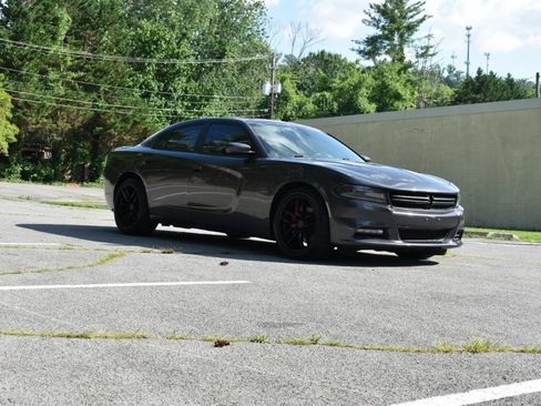 Used 2015 Dodge Charger R/T RWD image 11