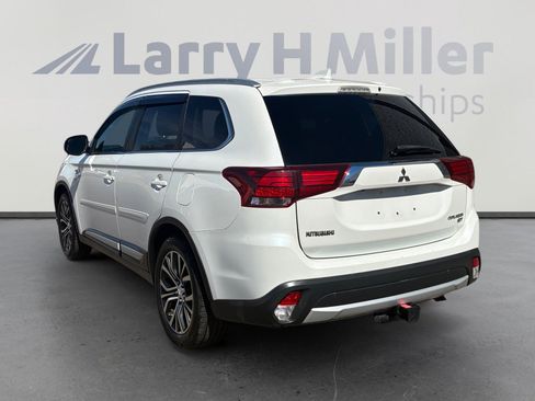 Used 2017 Mitsubishi Outlander GT image 3