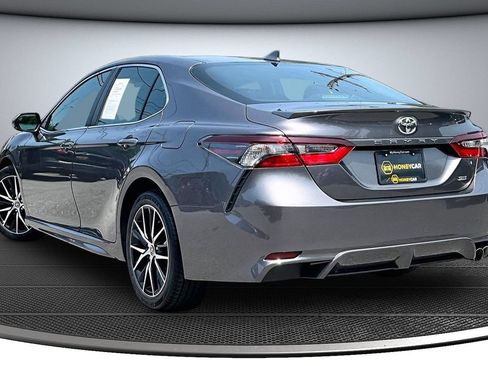 Used 2023 Toyota Camry SE FWD image 4