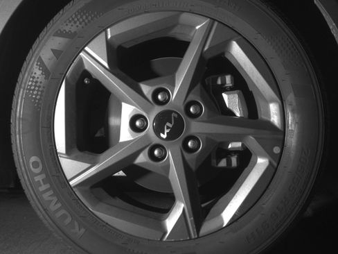 Used 2025 Kia K4 LXS image 13