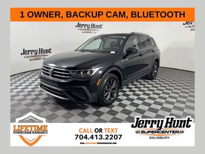 Used 2022 Volkswagen Tiguan SE w/ Panoramic Sunroof Package