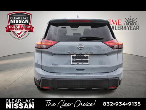 Certified 2026 Nissan Rogue SV FWD image 6