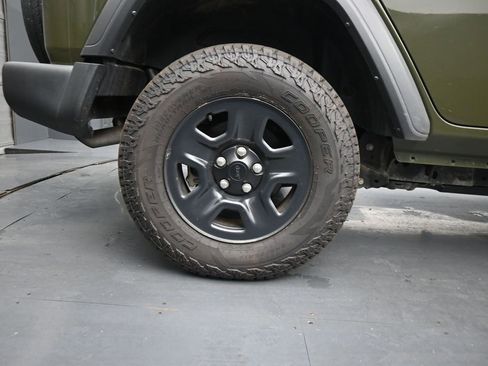 Used 2023 Jeep Wrangler Unlimited Sport AWD/4WD image 10