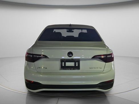 Used 2023 Volkswagen Jetta SE w/ Panoramic Sunroof Package FWD image 6