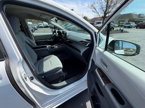 Used 2021 Toyota Sienna LE FWD image 35