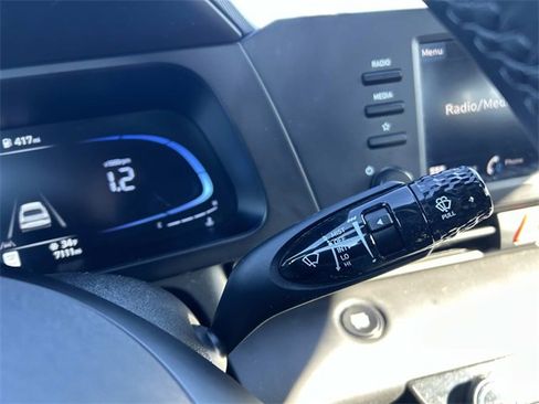 Used 2025 Hyundai Elantra Sport image 26