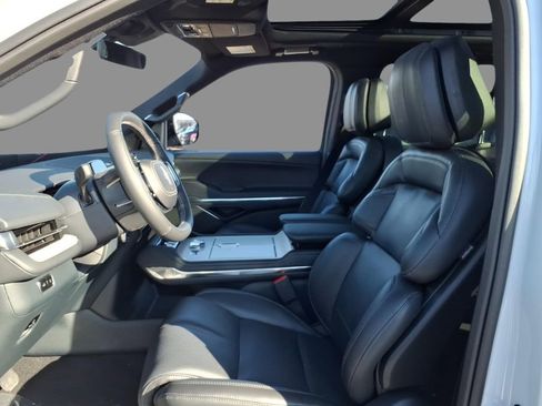 New 2025 Lincoln Navigator Reserve w/ Jet Appearance Package AWD/4WD image 19