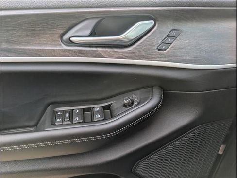 New 2025 Jeep Grand Cherokee L Limited w/ Luxury Tech Group II image 14