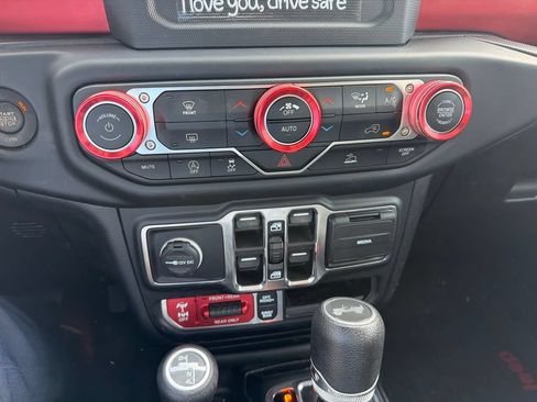 Used 2021 Jeep Wrangler Unlimited Rubicon AWD/4WD image 10