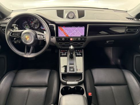 Certified 2025 Porsche Macan AWD/4WD image 15