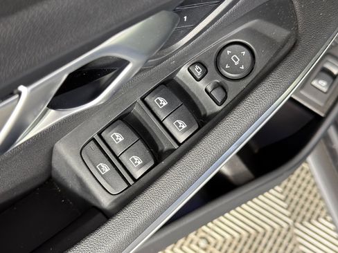 Used 2021 BMW 330i Sedan w/ M Sport Package image 22