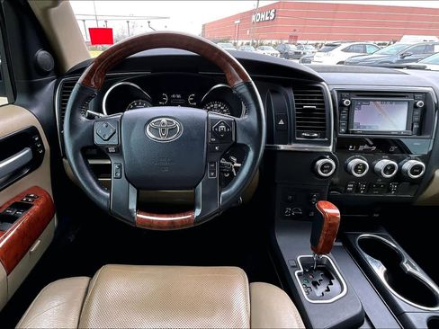 Used 2019 Toyota Sequoia Platinum image 6