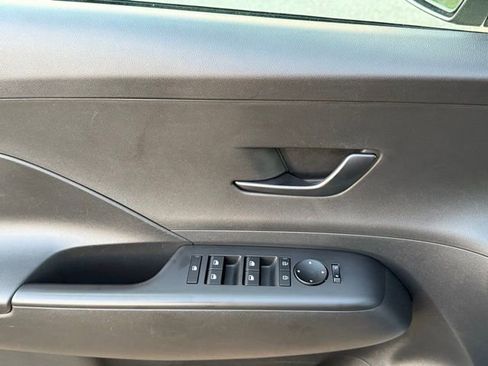 Used 2025 Hyundai Kona SEL image 15