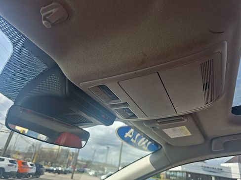 Used 2024 MAZDA MAZDA3 s image 17