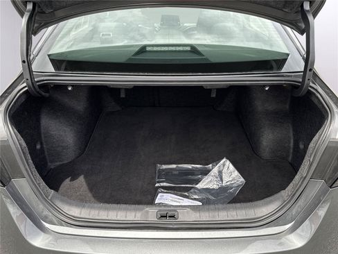 Used 2025 Nissan Altima 2.5 SV FWD image 31