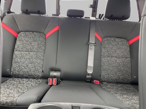 Used 2023 Chevrolet Colorado Z71 w/ Safety Package AWD/4WD image 18