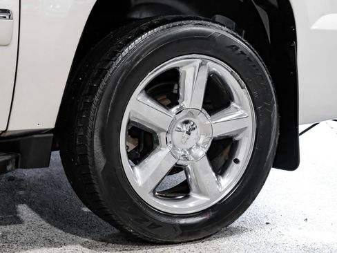 Used 2012 Chevrolet Avalanche LTZ image 76