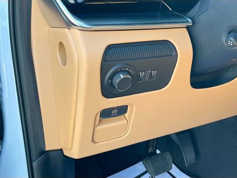 New 2026 Jeep Grand Wagoneer Summit AWD/4WD image 10