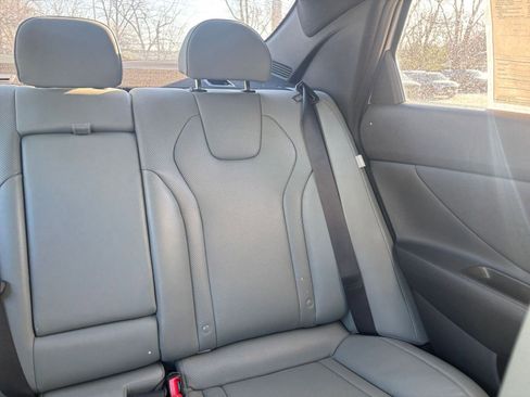 Used 2025 Hyundai Elantra Limited image 36